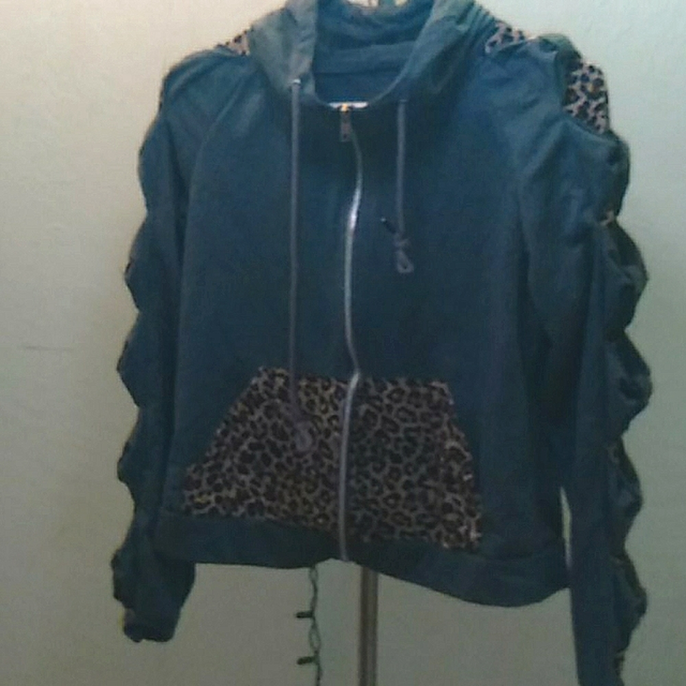 Sweatshirt